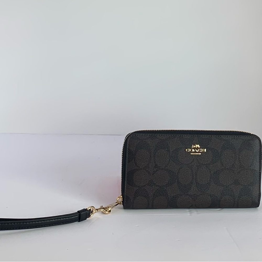 Coach Signature Black Wristlet